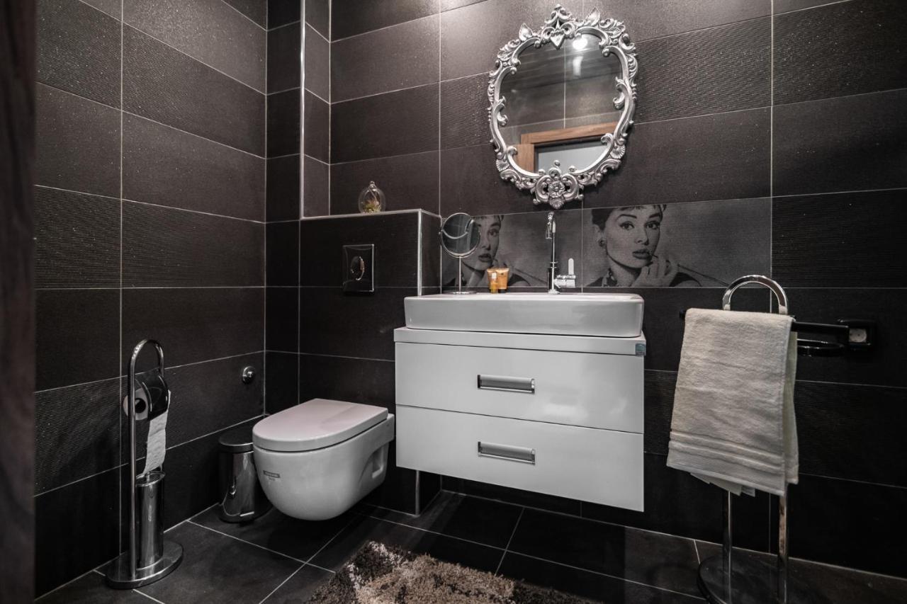 Apartament Cosy Luxury Flat In The Centrum- 90sqm - 3 Rooms. Warna